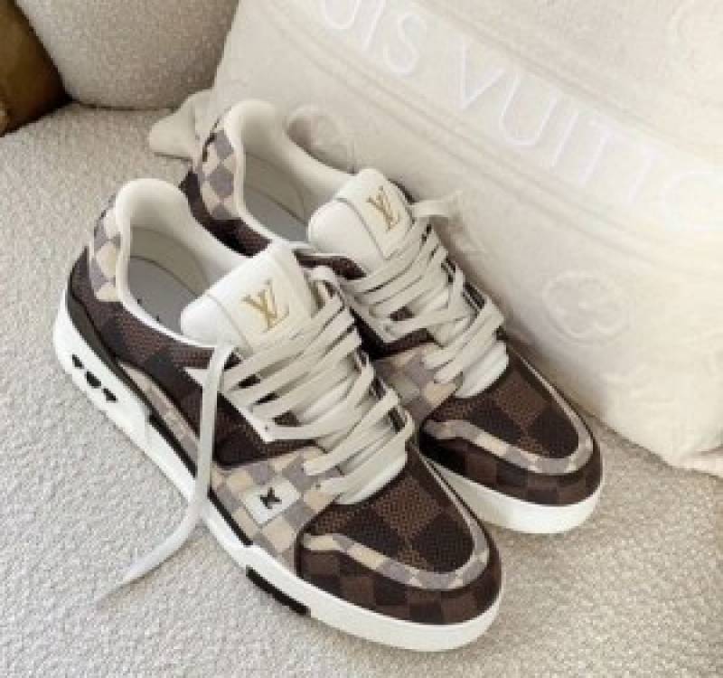 Louis Vuitton damier brown 54