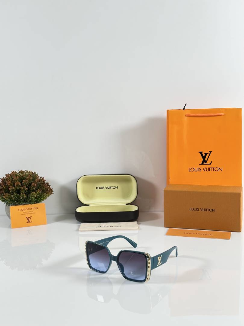 Louis Vuitton WMNS 9552 Green