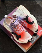 ON RUNNING CLOUD BOOM STRIKE