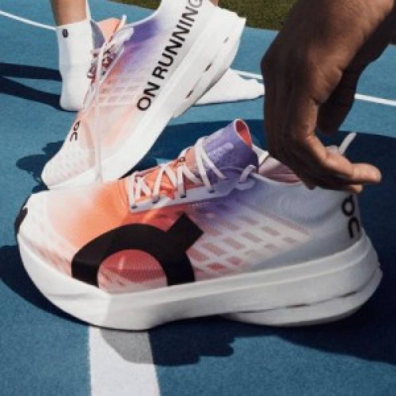 ON RUNNING CLOUD BOOM STRIKE