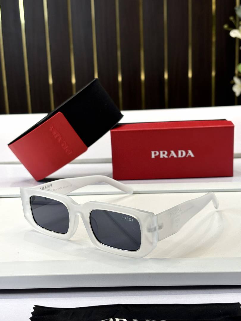 Prada milano 25
