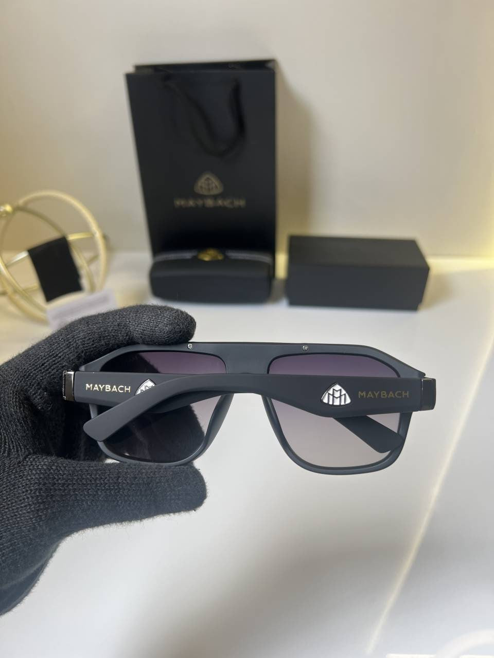 Maybach 20418 black with multi super premium shade