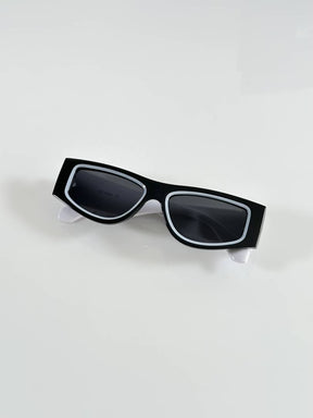 Off White 6 Black White