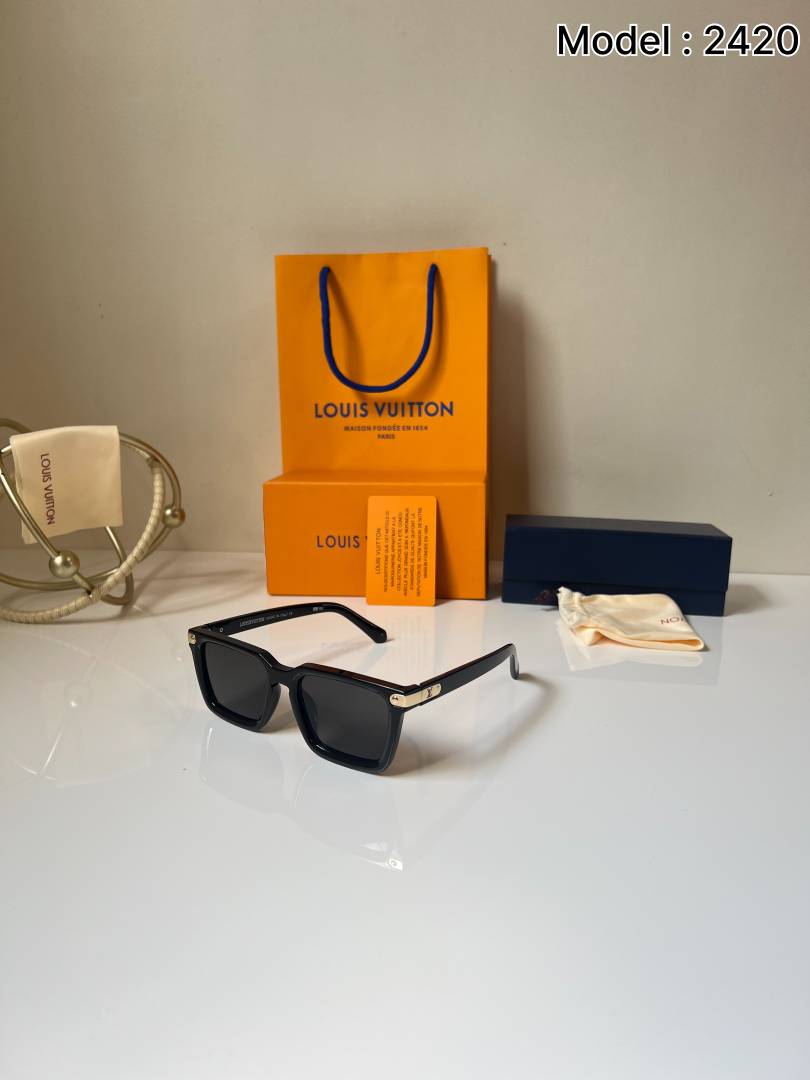 Louis Vuittion 2420 black