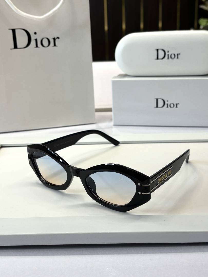 Dior 3584 for her