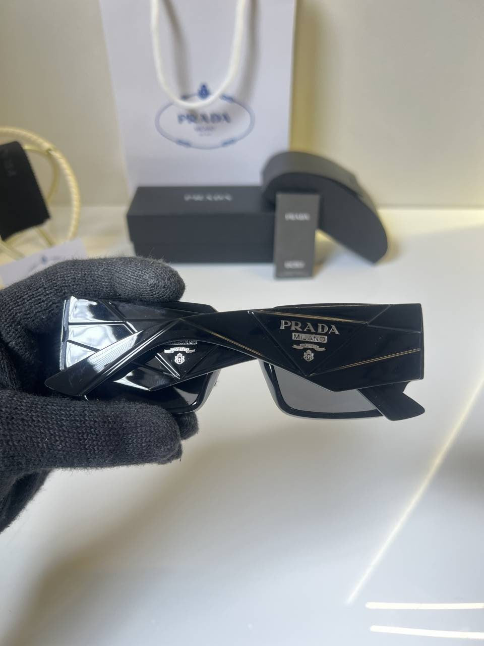 Pradda 6105 glossy black