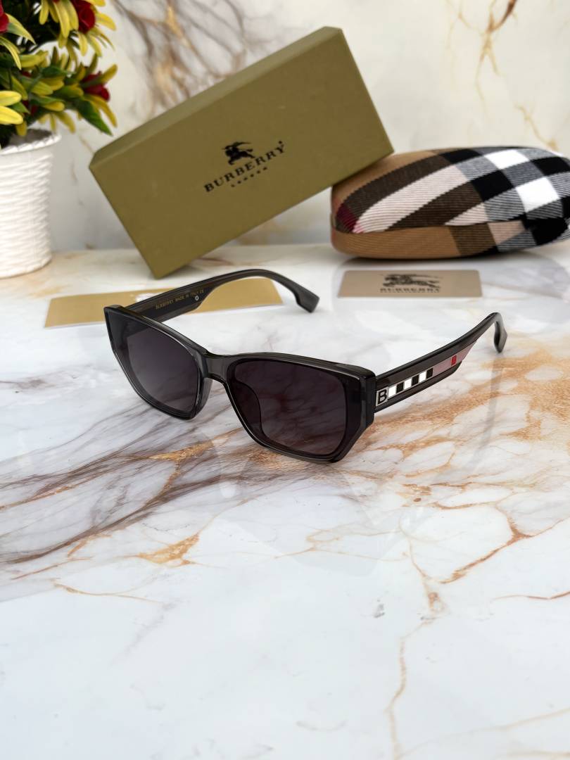 Burberry 9935