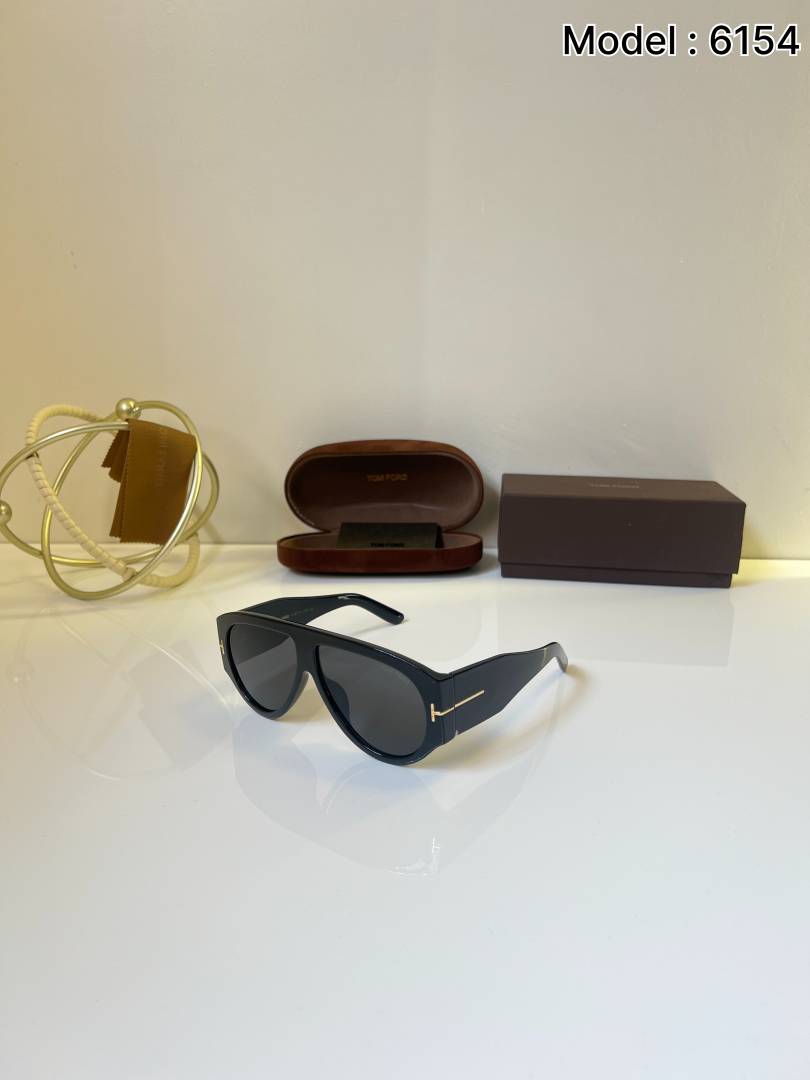 Tomford 6154 black