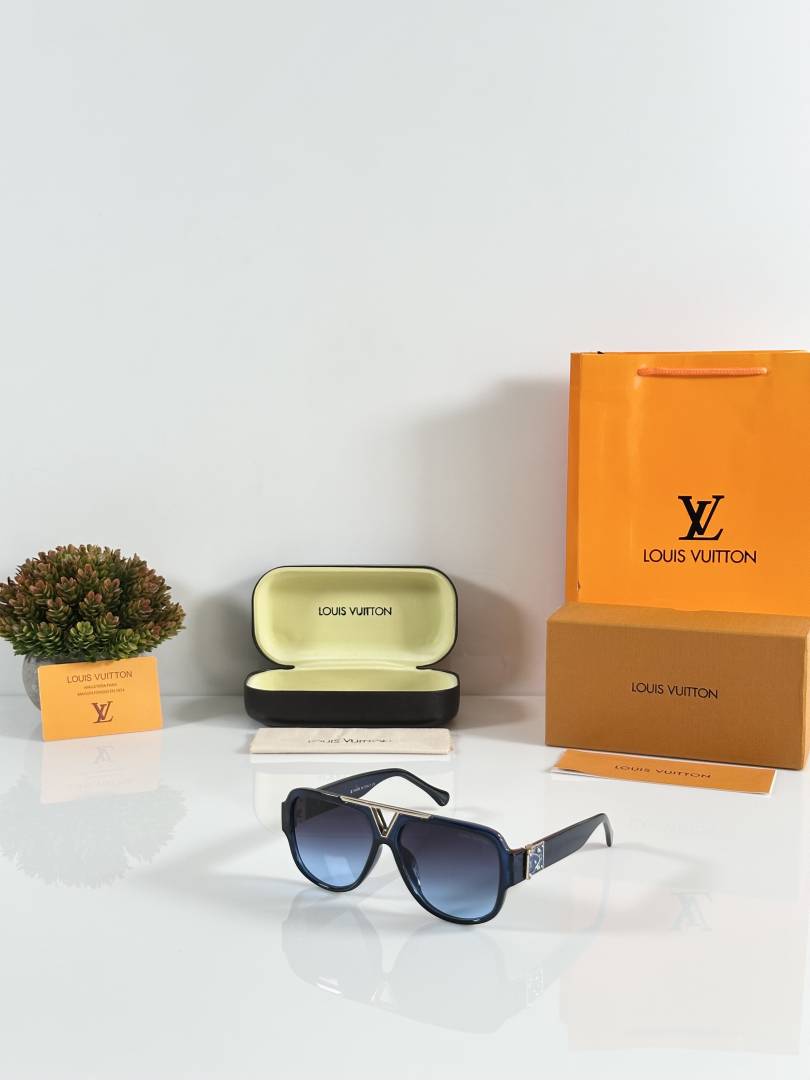 Louis Vuitton 105 Blue