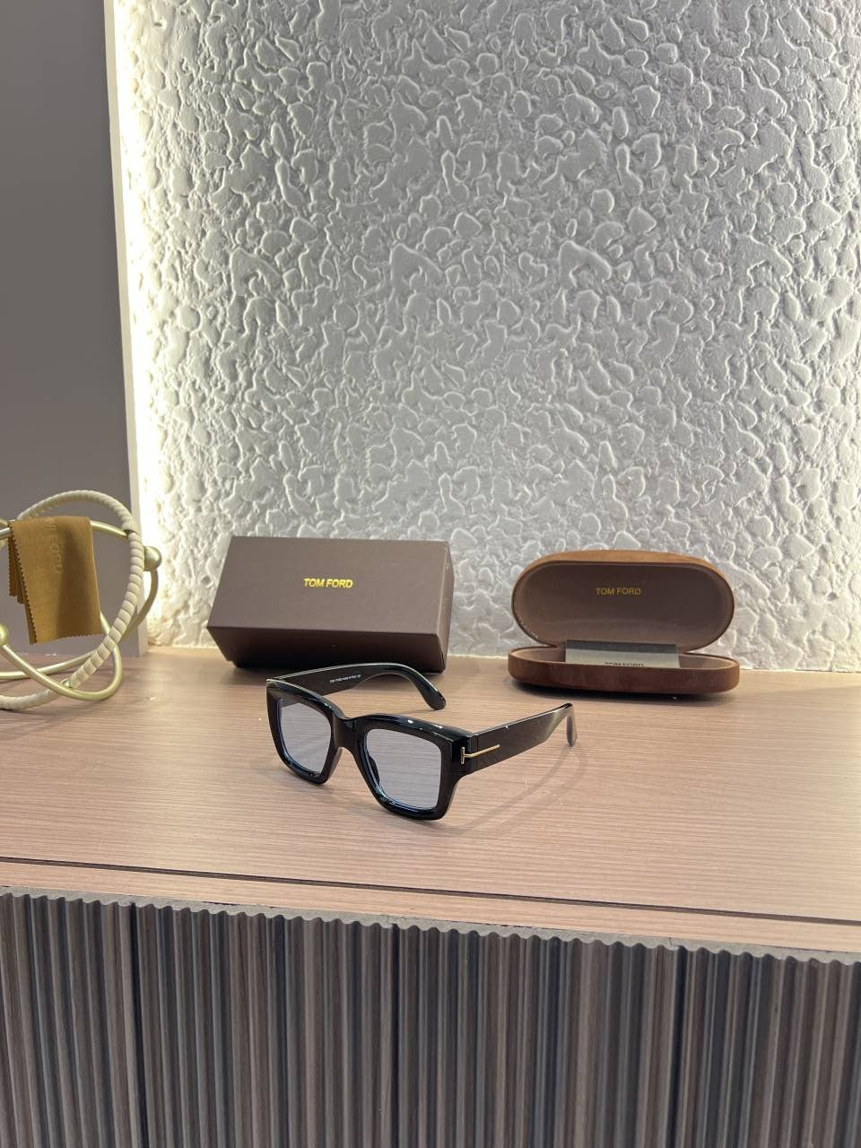 Tomford 184 black blue