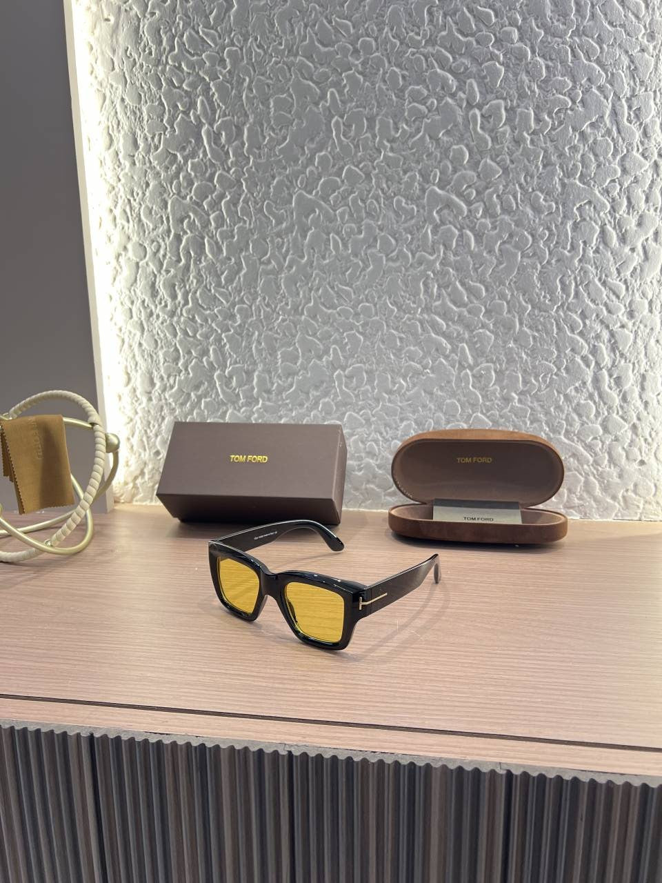 Tomford 184 black yellow