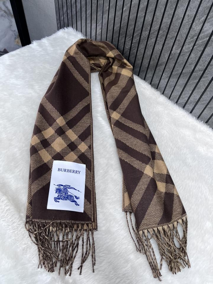 Burberry BB8 Woollen Scarf With PlainPolyBag Packing