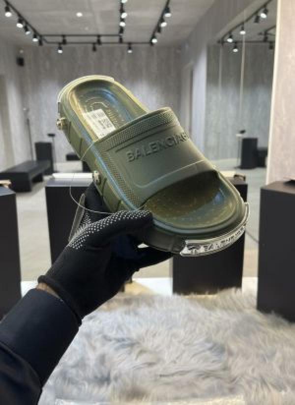 Balenciaga Clog Pool Embossed Logo Premium gren Slides