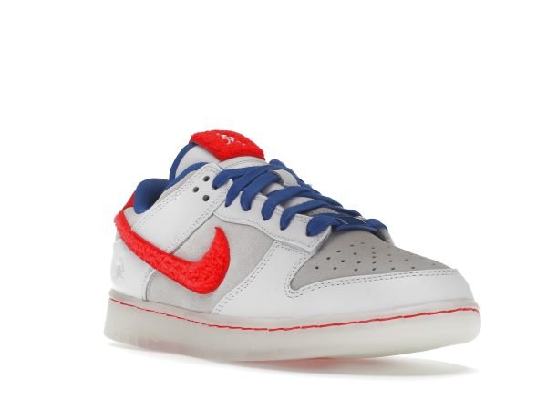 DNK LOW RETRO PRM YEAR OF THE RABBIT WHITE RABBIT