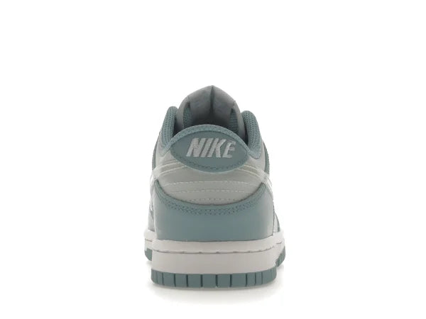 DNK LOW CLEAR BLUE SWOOSH