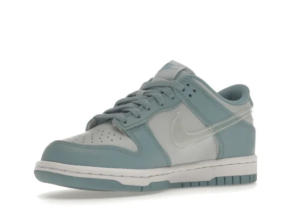 DNK LOW CLEAR BLUE SWOOSH