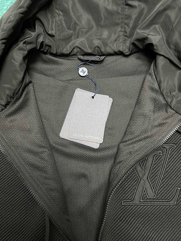 LV Jacket 102506