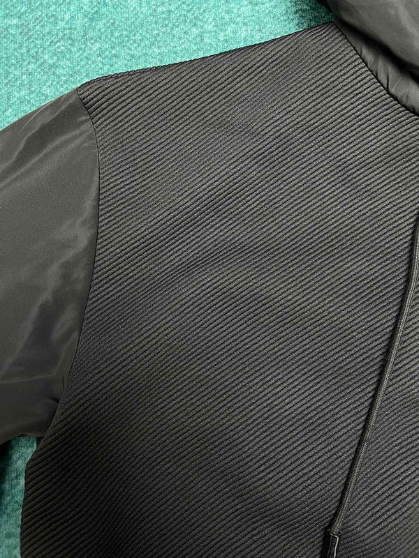 LV Jacket 102506