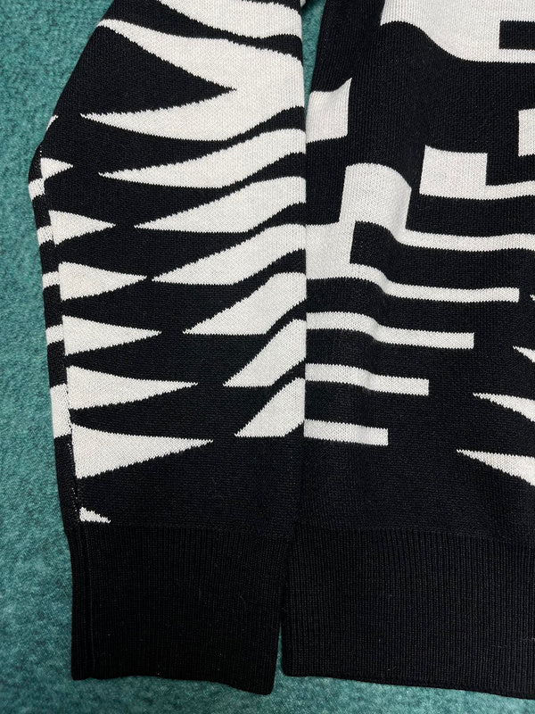 LV Sweater 102313