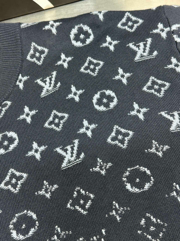 LV shirt 122380