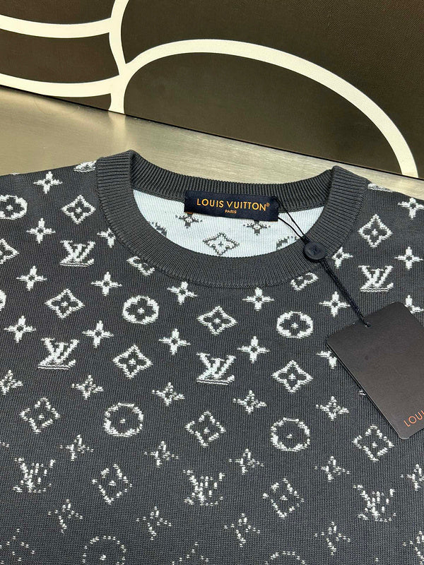 LV shirt 122380