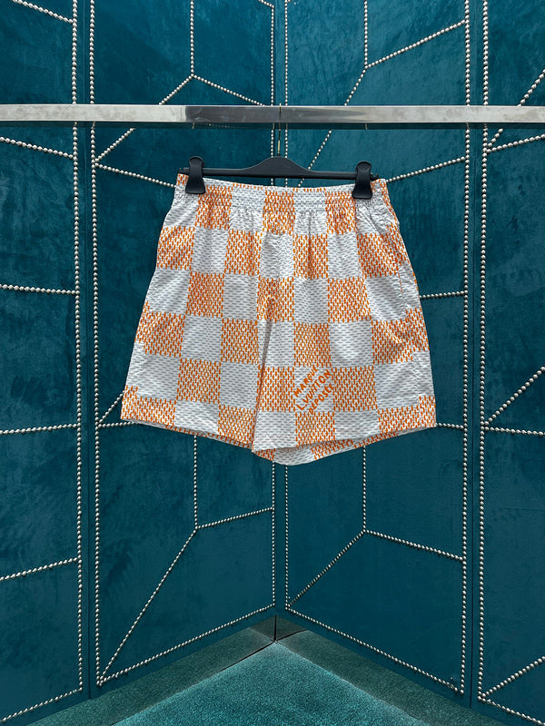 LV shorts 041002