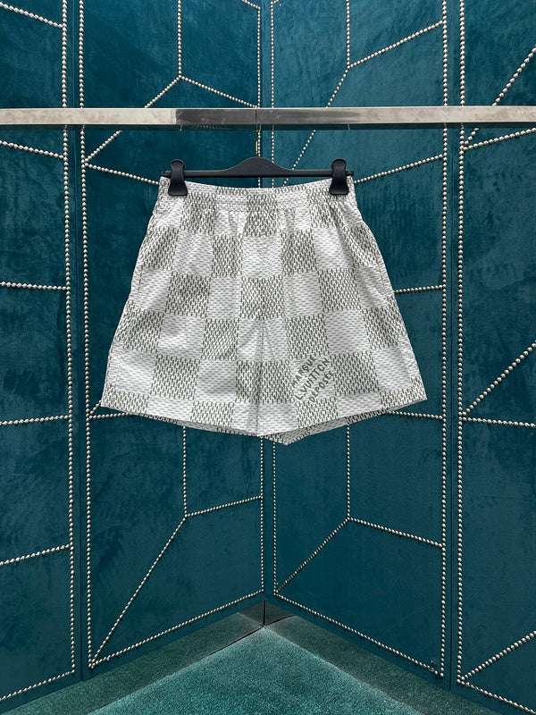 LV shorts 041002