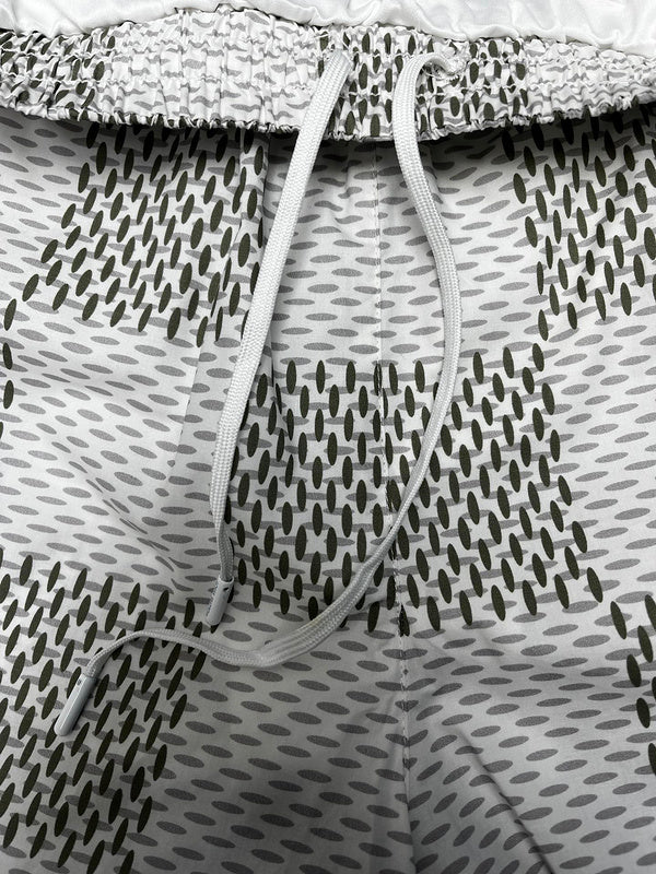 LV shorts 041002