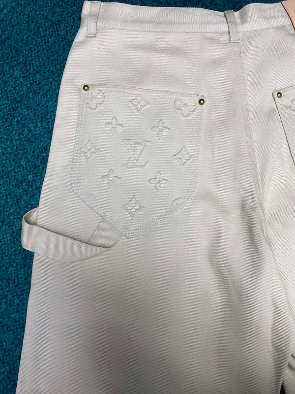 LV shorts 041011