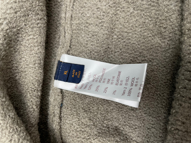 LV sweater 102606