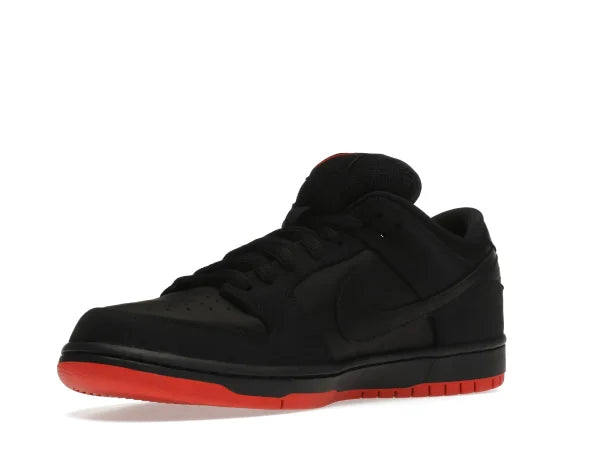 SB DNK LOW BLACK PIGEON
