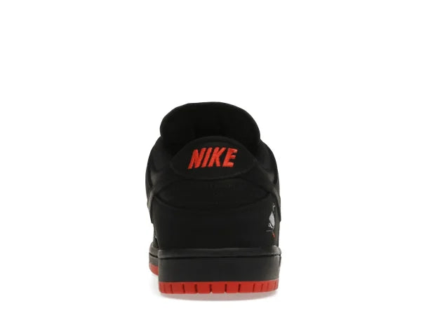SB DNK LOW BLACK PIGEON