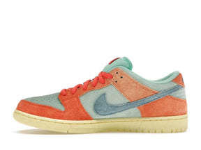 SB DNK LOW ORANGE EMERALD RISE SUEDE