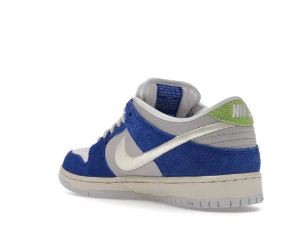 SB DNK LOW PROFLY STREETWEAR GARDENIA