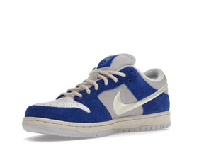 SB DNK LOW PROFLY STREETWEAR GARDENIA