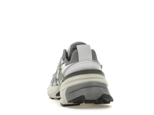 V2K RUN PLATINUM GRAY AND SILVER